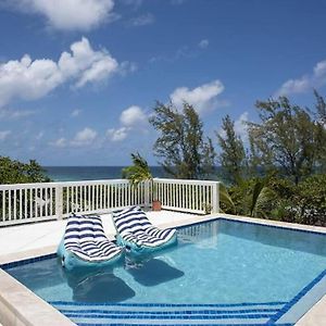 Seaside Serenity: Elegant Beachfront Escape Alice Town  Exterior photo