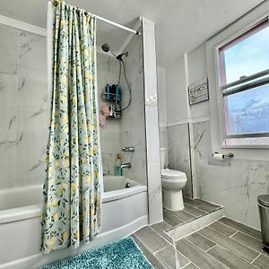Private Room With Shared Bathroom On The 1St Floor Near Airport And Downtown Seattle Exterior photo