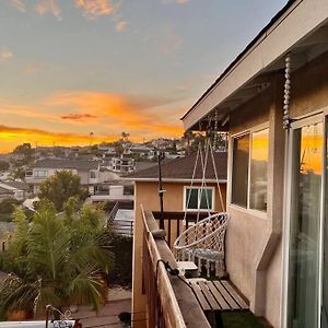 Downtown Charm: Sleek 3-Bed W/Deck & Views Apartment San Diego Exterior photo