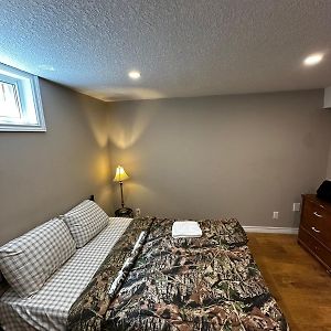 Budget To Go Room- All Amenities Near By!!2 Kitchener Exterior photo
