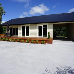 Early Escape - Bookahome Matangi Exterior photo