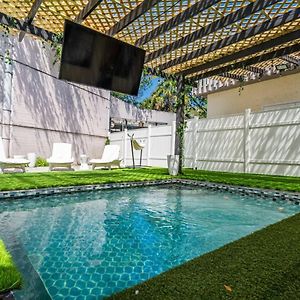 North Miami Beach Villa Escape Private Pool Exterior photo