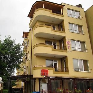 Hotel Yug Primorsko Exterior photo