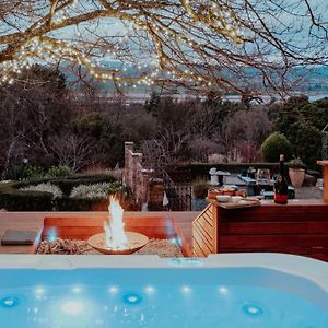 Outdoor Spa & Sauna With Amazing Views At Jaclyn Studio Launceston Exterior photo