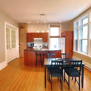 Sunny And Airy Downtown Apartment In Hull Gatineau Exterior photo