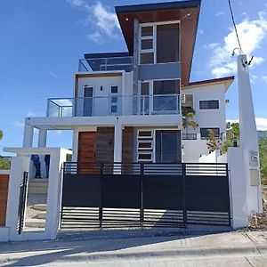 Casa Amores: Camaya Coast Mariveles Exterior photo