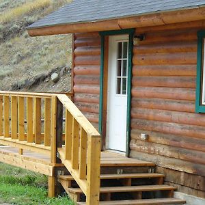 Yellowstone Mountain Cabins Gardiner Exterior photo