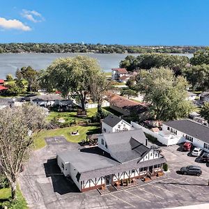 Canadeo'S Cottage- 1 Bedroom Suite, Close To Lambeau! Apts Ashwaubenon Exterior photo