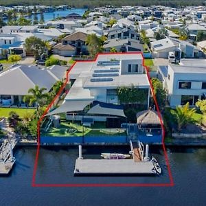 Luxurious Waterfront 5Brm Canal Home Caloundra Pelican Waters Exterior photo