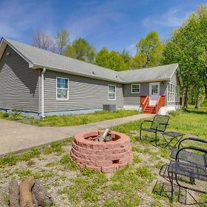 Pet-Friendly Charlestown Retreat With On-Site Lake! Exterior photo