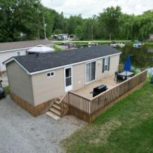 2 Bedroom Waterfront Cottage Cedar Point Cres 2 Campbellford Exterior photo