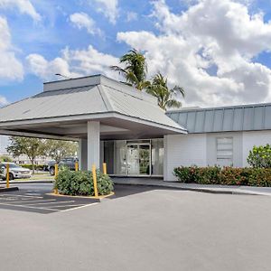 Quality Inn Downtown Stuart Exterior photo