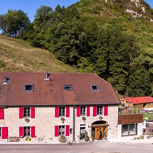 Domaine Et Chambres D'Hotes Des Fees Pretin Exterior photo