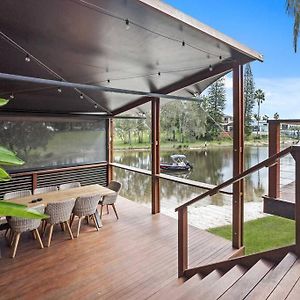 Lakefront Living In Burleigh Gold Coast Exterior photo