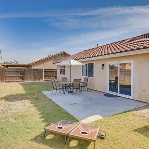 Bakersfield Home With Pool Table, Cornhole And More! Exterior photo