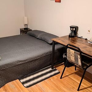Private Room 5 With Free Wifi And Parking Edmundston Exterior photo