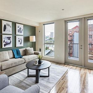 Landing - Modern Apartment With Amazing Amenities Tacoma Exterior photo