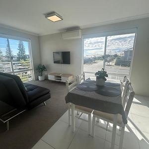Apartment Close To The Beach Jindalee Exterior photo