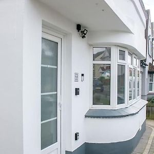 Stylish Retreat In Leigh-On-Sea Apartment Southend-on-Sea Exterior photo