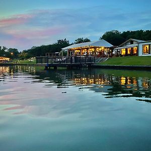 Lake Austin Spa Resort Exterior photo