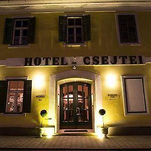 Hotel Csejtei Feldbach  Exterior photo