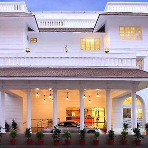 Hotel Luciya Palace Thrissur Exterior photo