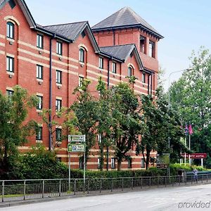 Mercure Wigan Oak Hotel Exterior photo