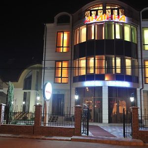 Andinna Hotel Chernivtsi Exterior photo