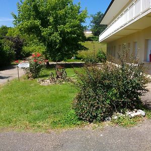 Logis Auberge La Grange De Renaudet Saint-Pantaleon-de-Larche Exterior photo