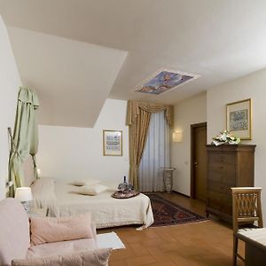 Castello Dell'Oscano Perugia Room photo