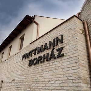 Frittmann Borhaz Bed & Breakfast Soltvadkert Exterior photo