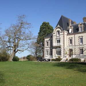 Chateau De La Folie Trie-Chateau Exterior photo