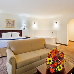 Holiday Inn Express Dillard Room photo