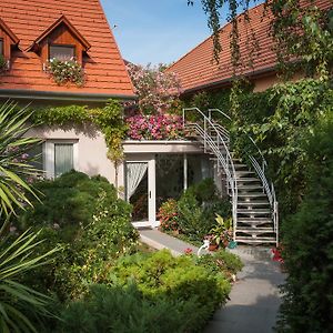 Fabian Panzio Hotel Kecskemet Exterior photo