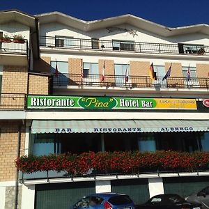 Hotel Pina Ristorante Isola del Gran Sasso d'Italia Exterior photo