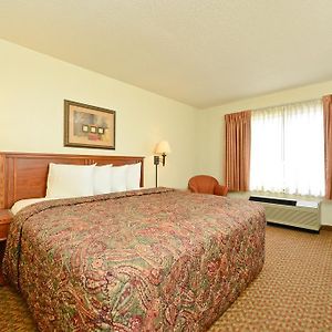 Americas Best Value Inn And Suites Overland Park Room photo