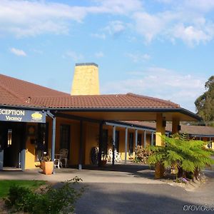 Coachman'S Eden Motel Exterior photo