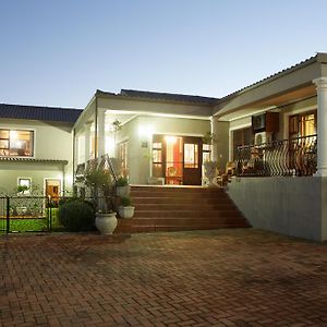 Sea Whisper Guest House & Self Catering Jeffreys Bay Exterior photo
