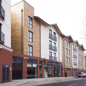 Premier Inn Stratford Upon Avon Waterways Exterior photo