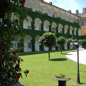 Gastehaus Schloss Aschach Aschach an der Donau Exterior photo