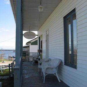 Le Goeland Hotel Tadoussac Exterior photo