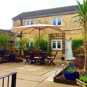 Troy House Bed & Breakfast Painswick Exterior photo