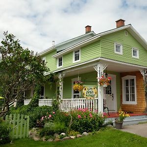 Ferme Jardin Potager Bed & Breakfast Sainte-Rose-du-Nord Exterior photo