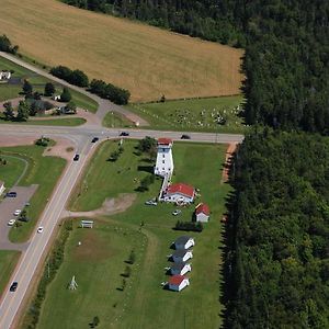 Baywatch Lighthouse Cottages & Motel Brackley Beach Exterior photo