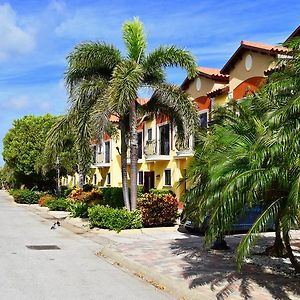 Diamond Villa Palm Beach Exterior photo