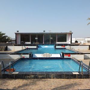 Al Ahmadi Plaza Resort Yanbu Exterior photo