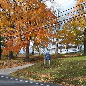 Locust Tree Bed And Breakfast Canaan Exterior photo