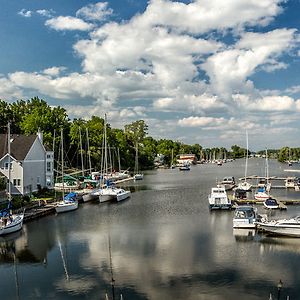 Picton Harbour Inn Exterior photo