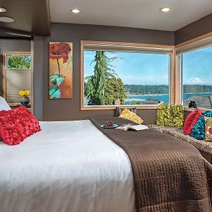 Three Tree Point Bed And Breakfast Burien Exterior photo
