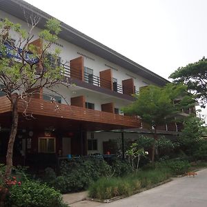Baansakulpetch Hotel Sung Noen Exterior photo